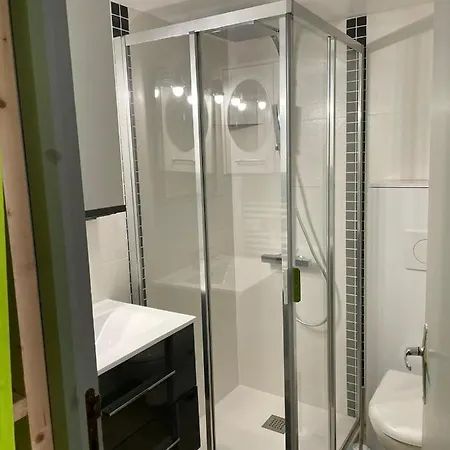Joli Studio, 80 Metres De La Plage/80m From بيت للعطل *